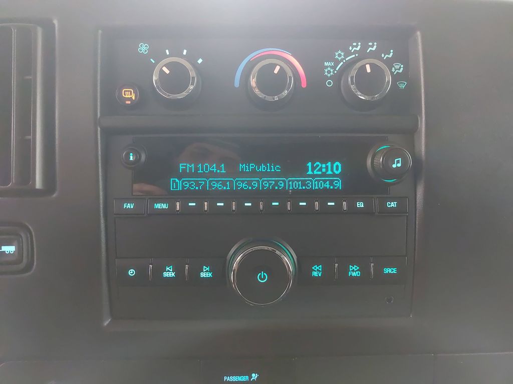 2024 GMC SAVANA - Image 18