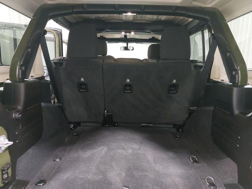 2021 JEEP WRANGLER - Image 12