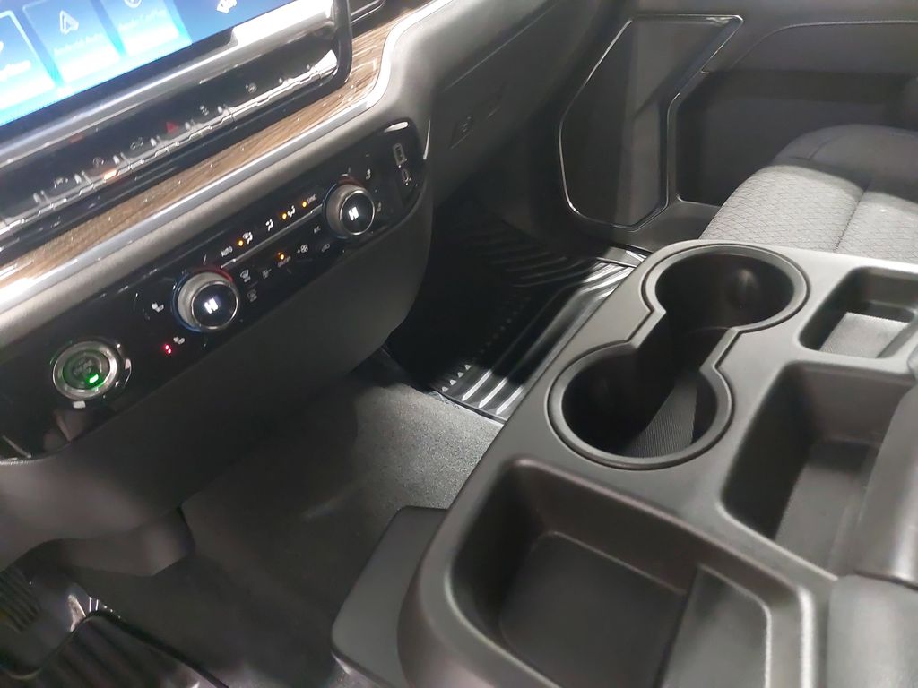 2023 CHEVROLET SILVERADO - Image 24
