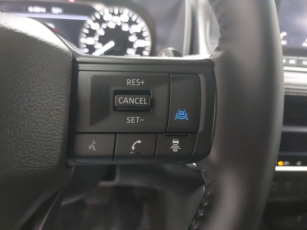 2025 NISSAN ROGUE - Image 18