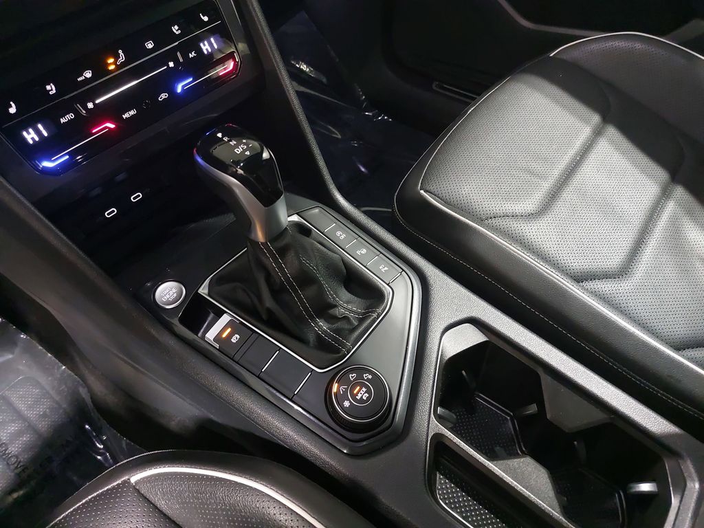2022 VOLKSWAGEN TIGUAN - Image 26