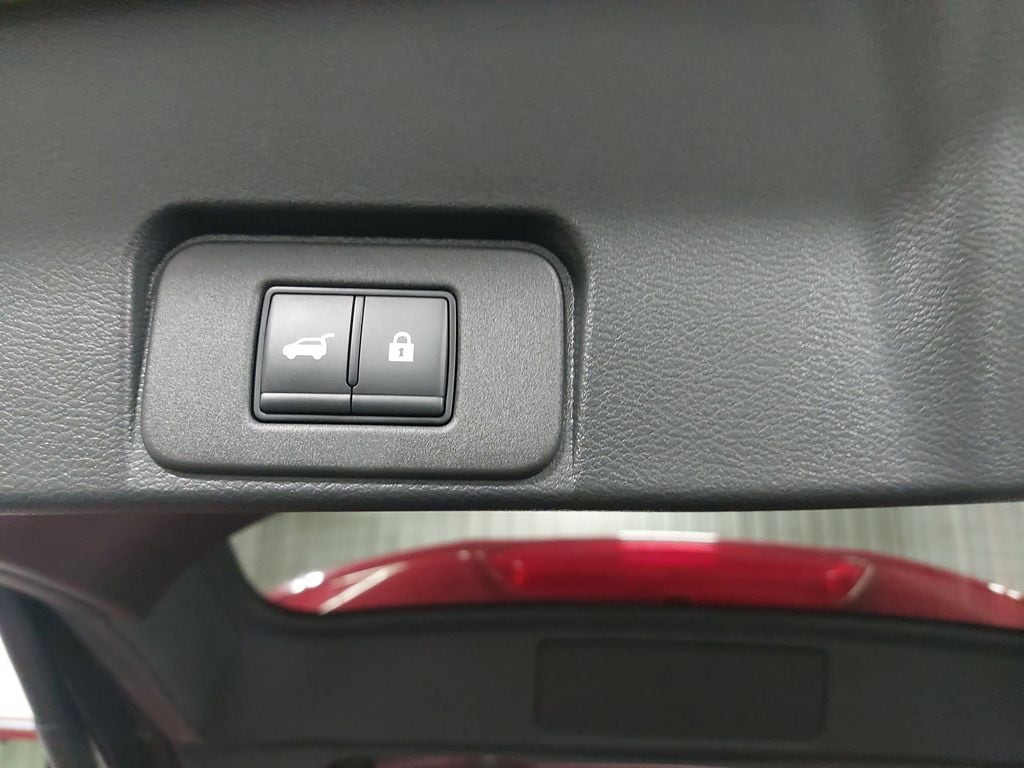 2025 NISSAN ROGUE - Image 13