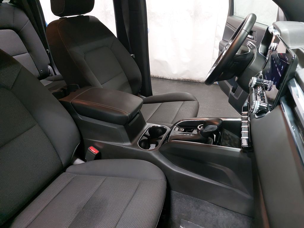 2023 GMC CANYON - Image 10