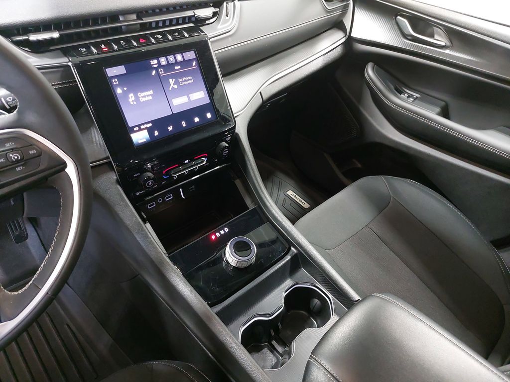 2023 JEEP GRAND CHEROKEE - Image 23