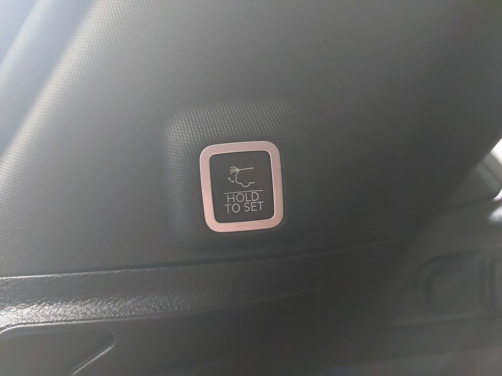 2023 JEEP GRAND CHEROKEE - Image 13