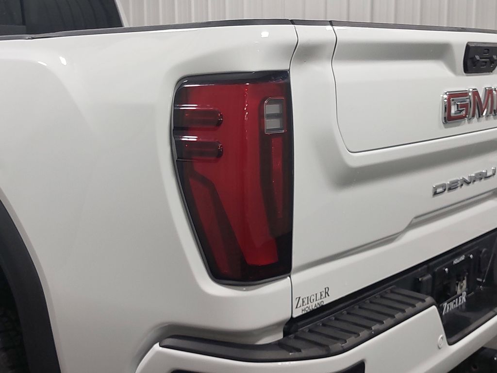 2024 GMC SIERRA HD - Image 37