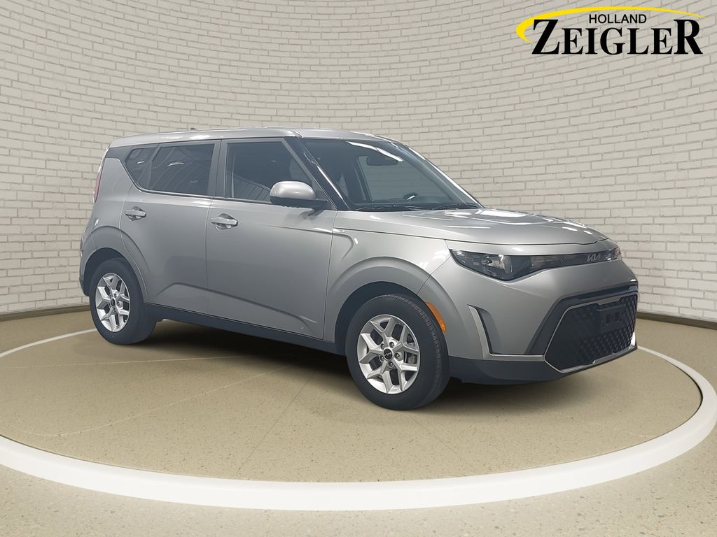 2025 KIA SOUL - Image 3
