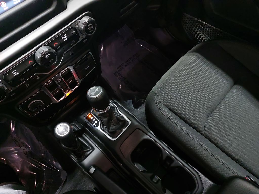 2021 JEEP WRANGLER - Image 24