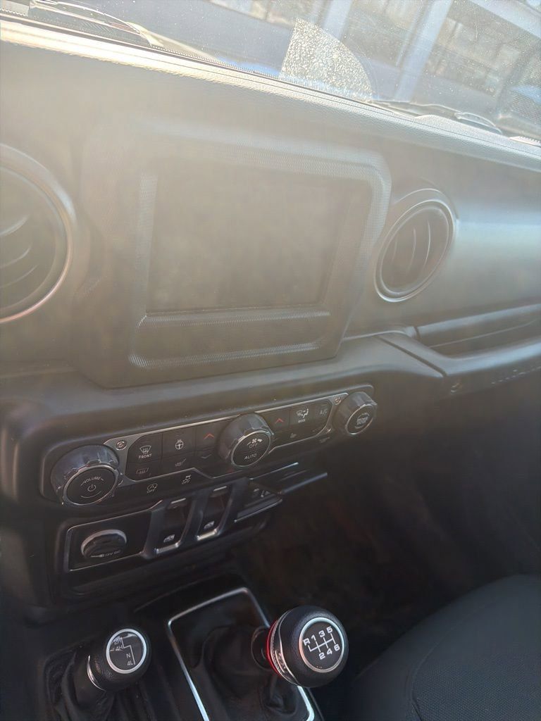 2022 JEEP WRANGLER - Image 3