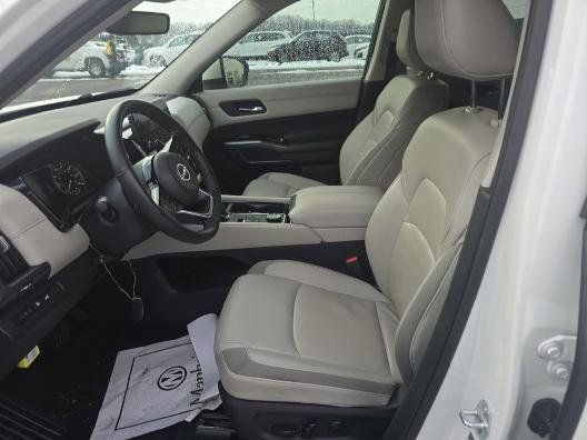 2024 NISSAN PATHFINDER - Image 2