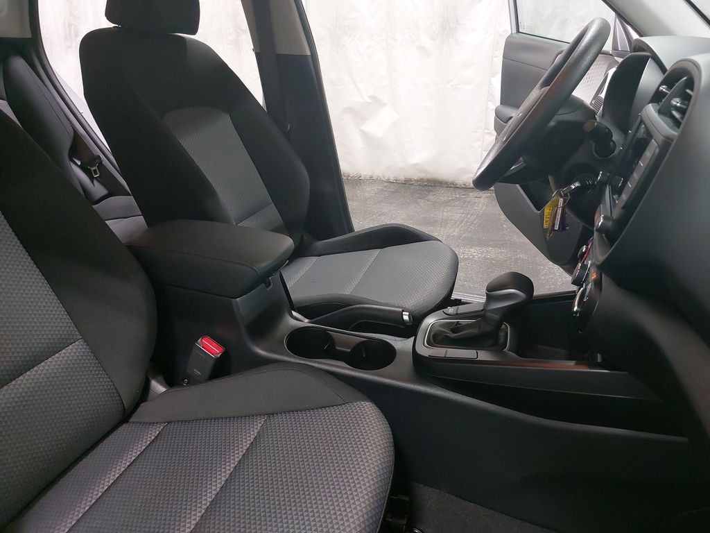 2025 KIA SOUL - Image 10