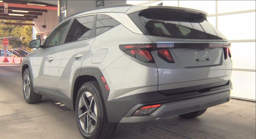 2025 HYUNDAI TUCSON - Image 8