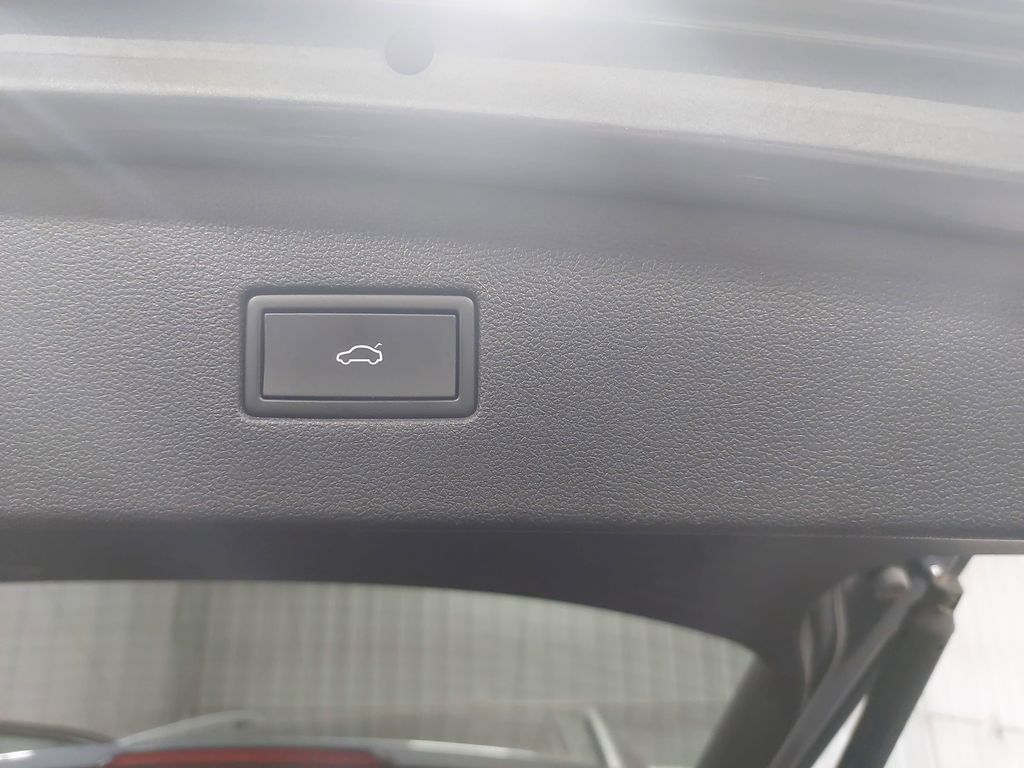 2022 VOLKSWAGEN TIGUAN - Image 13