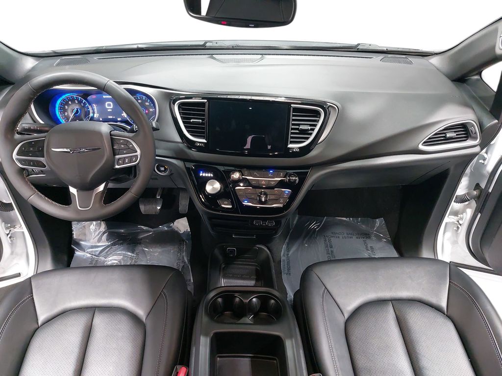 2025 CHRYSLER PACIFICA - Image 9