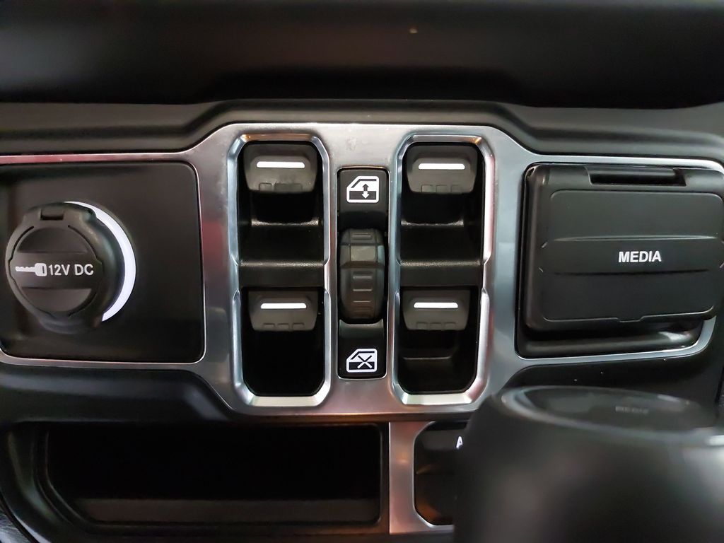 2023 JEEP WRANGLER - Image 28