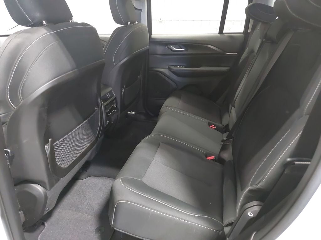 2023 JEEP GRAND CHEROKEE - Image 13