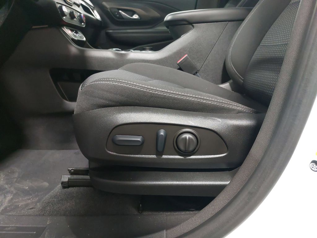 2023 GMC TERRAIN - Image 29