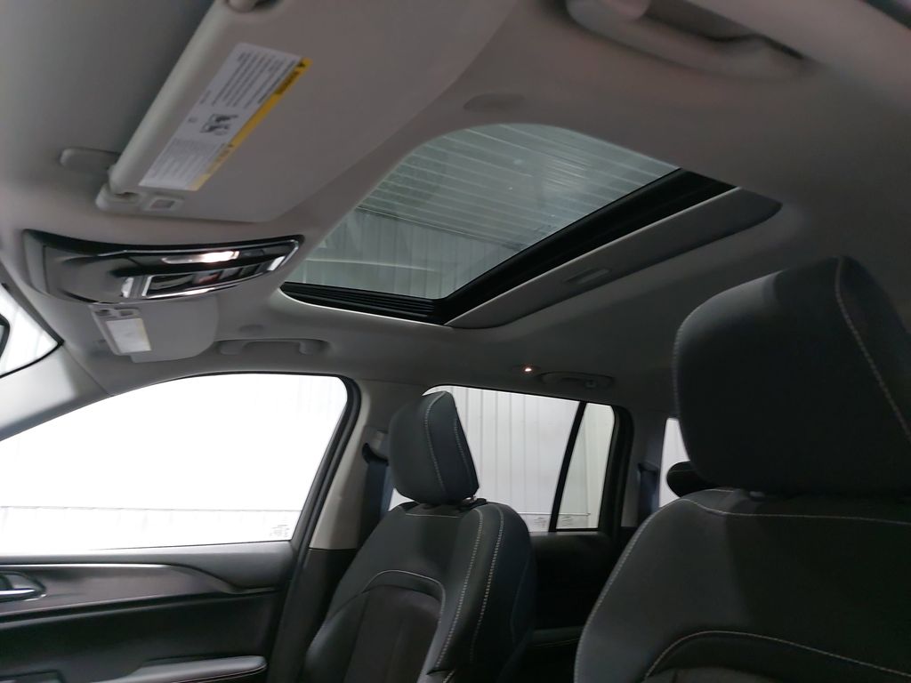 2023 JEEP GRAND CHEROKEE - Image 28