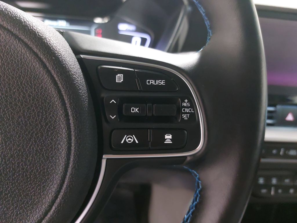 2022 KIA NIRO - Image 17