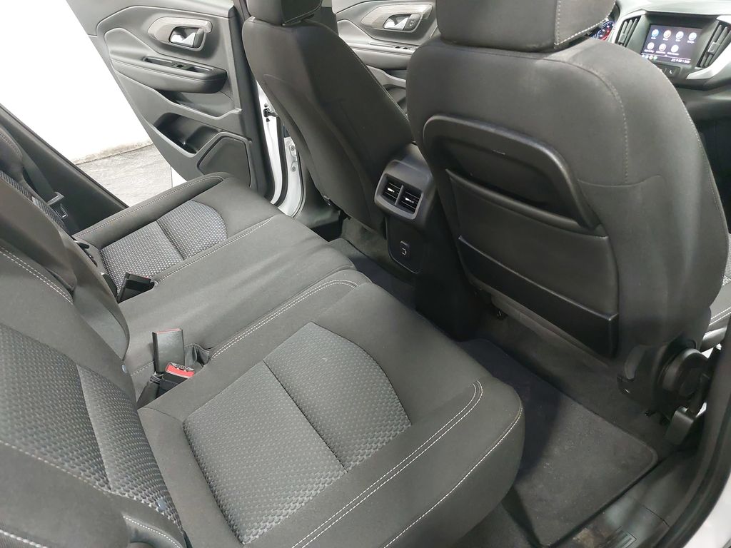 2023 GMC TERRAIN - Image 11