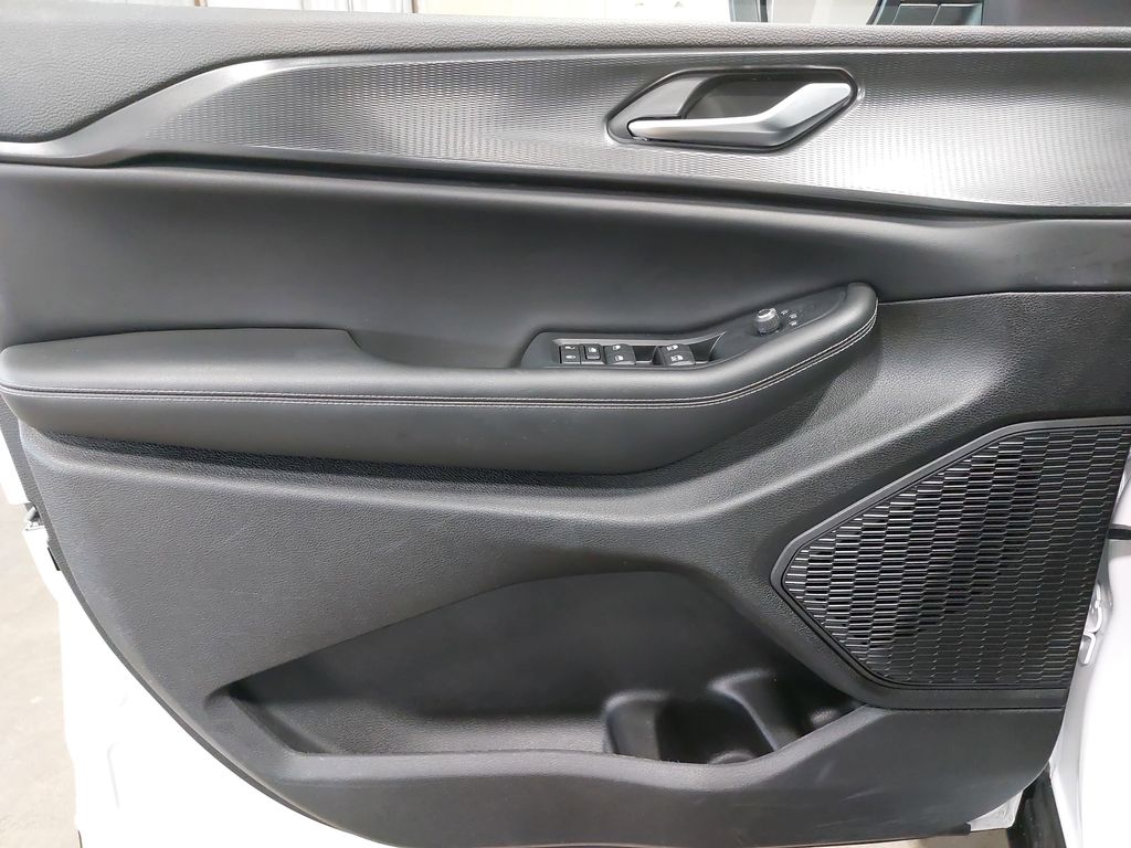 2023 JEEP GRAND CHEROKEE - Image 25