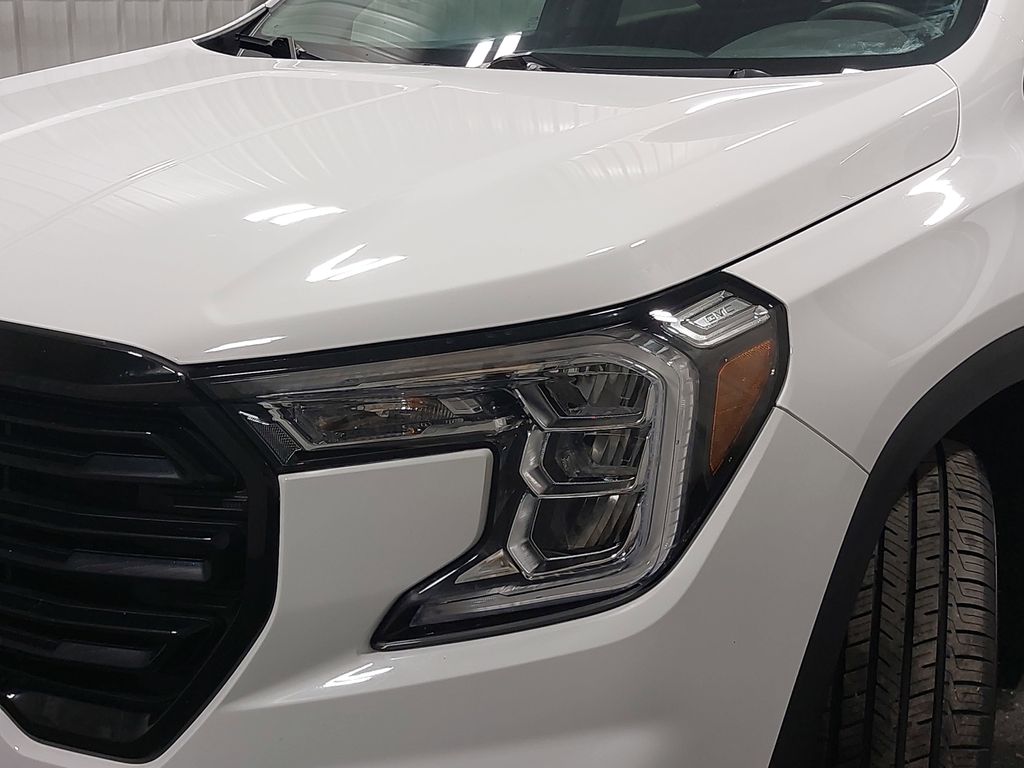 2023 GMC TERRAIN - Image 31