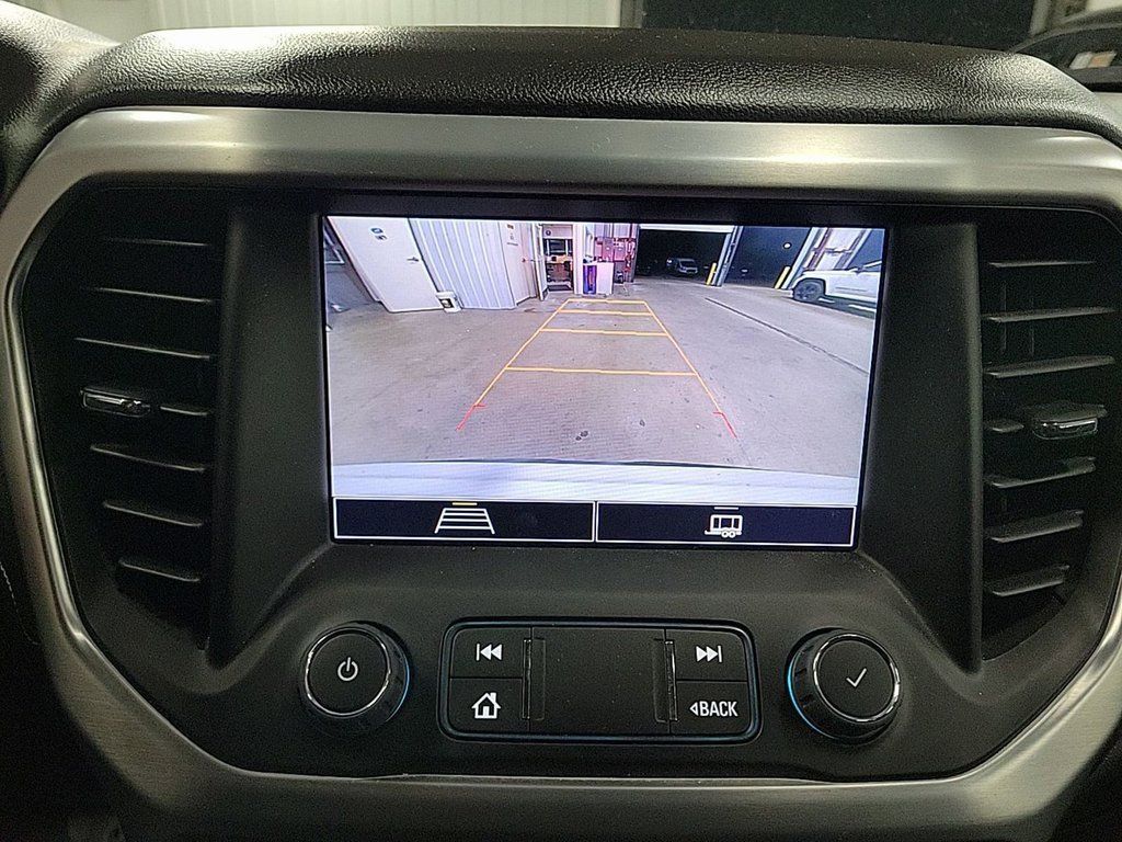 2023 GMC ACADIA - Image 9