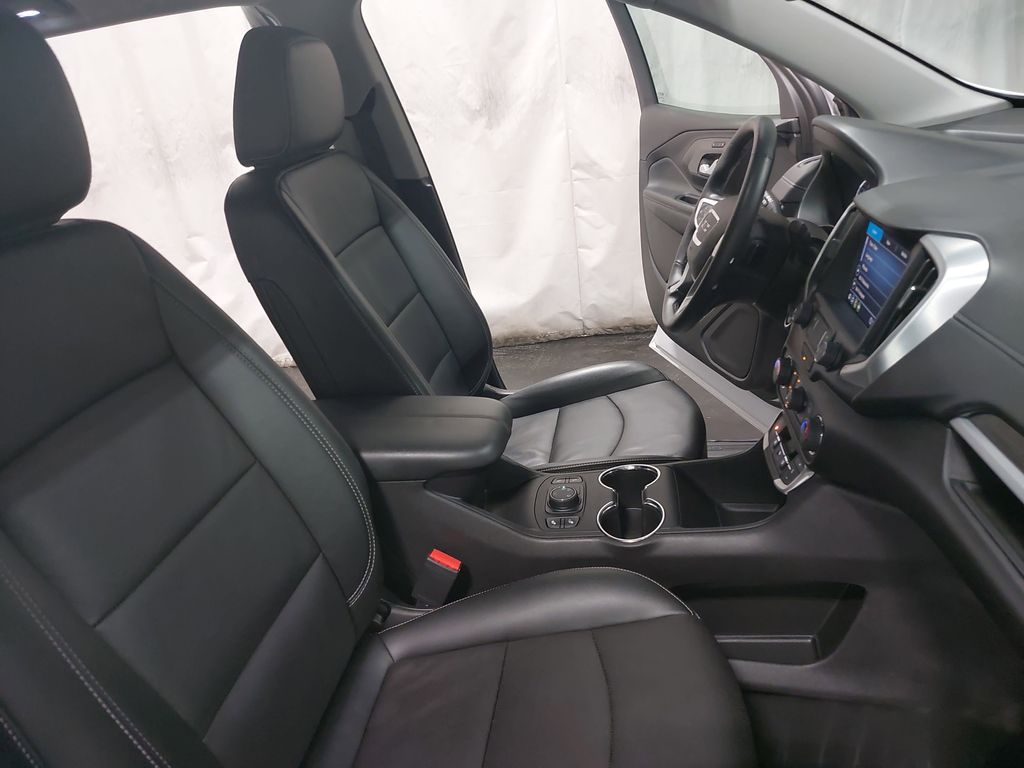 2024 GMC TERRAIN - Image 10