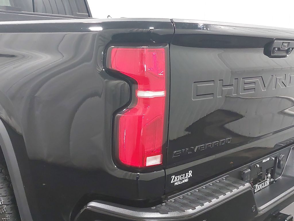 2024 CHEVROLET SILVERADO HD - Image 36