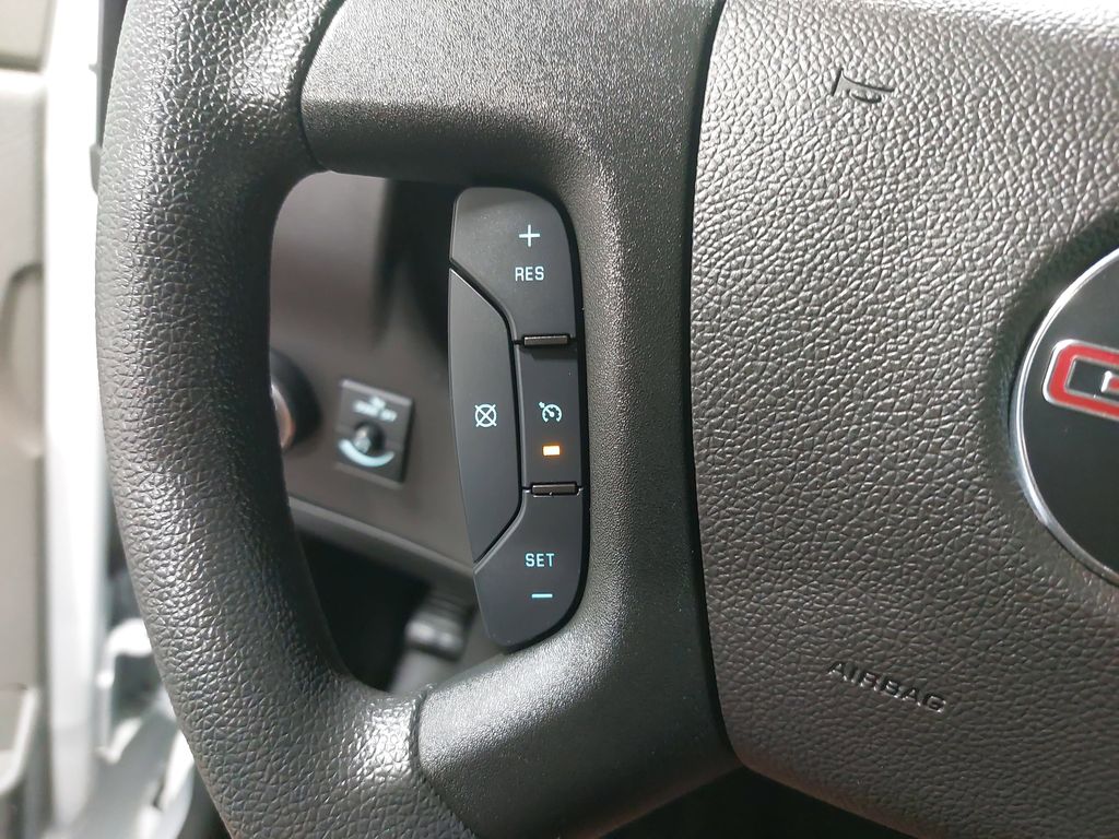 2024 GMC SAVANA - Image 13