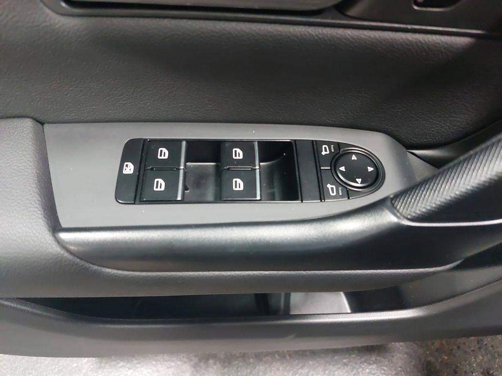 2025 MAZDA CX-50 - Image 29