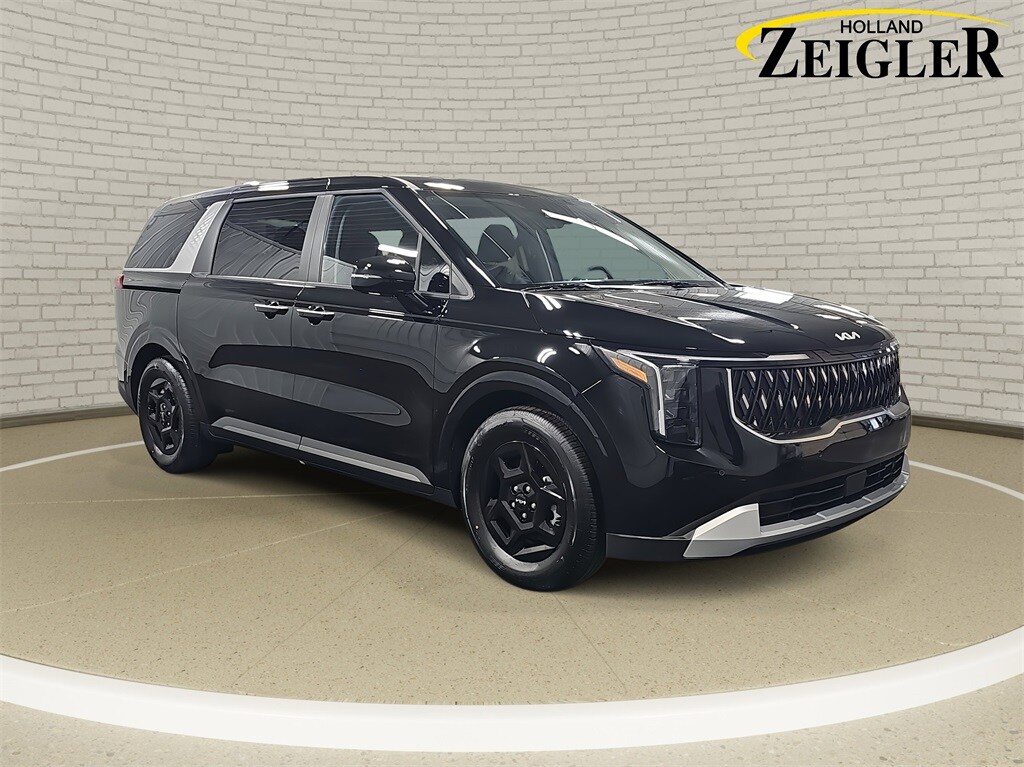 2025 Kia Carnival LXS photo 3