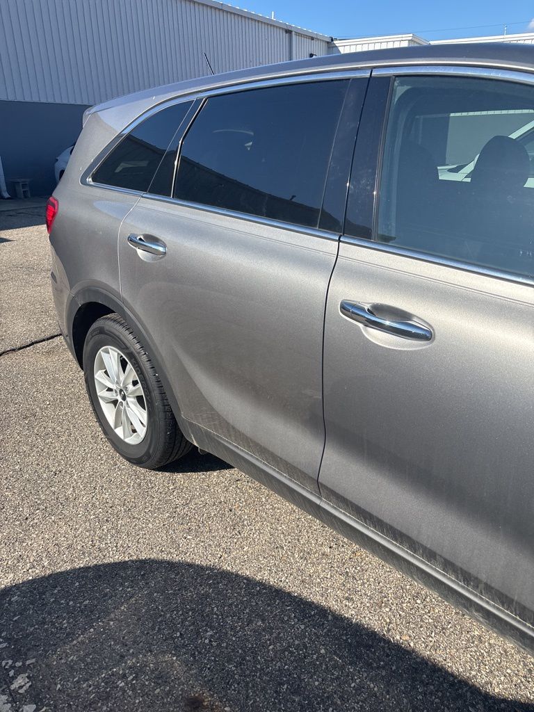 2019 KIA SORENTO - Image 4
