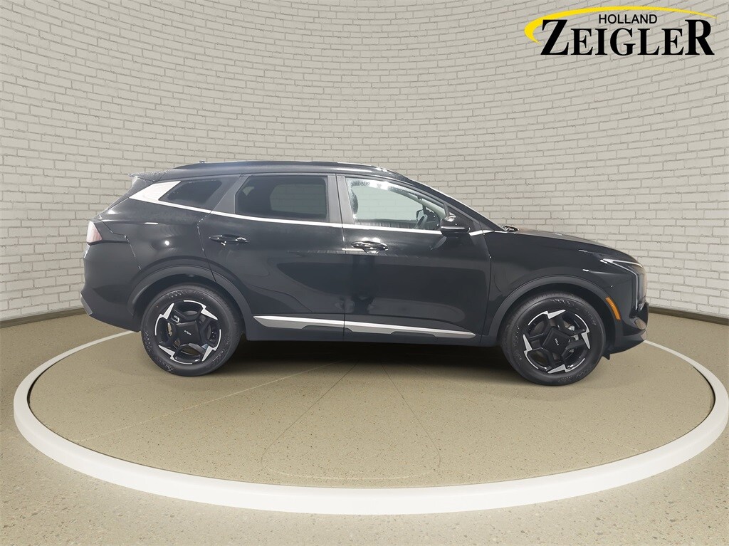2026 Kia Sportage EX photo 4
