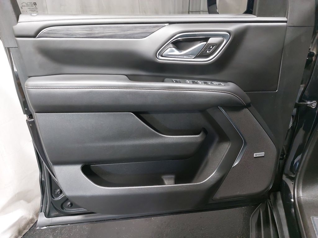 2023 GMC YUKON - Image 30