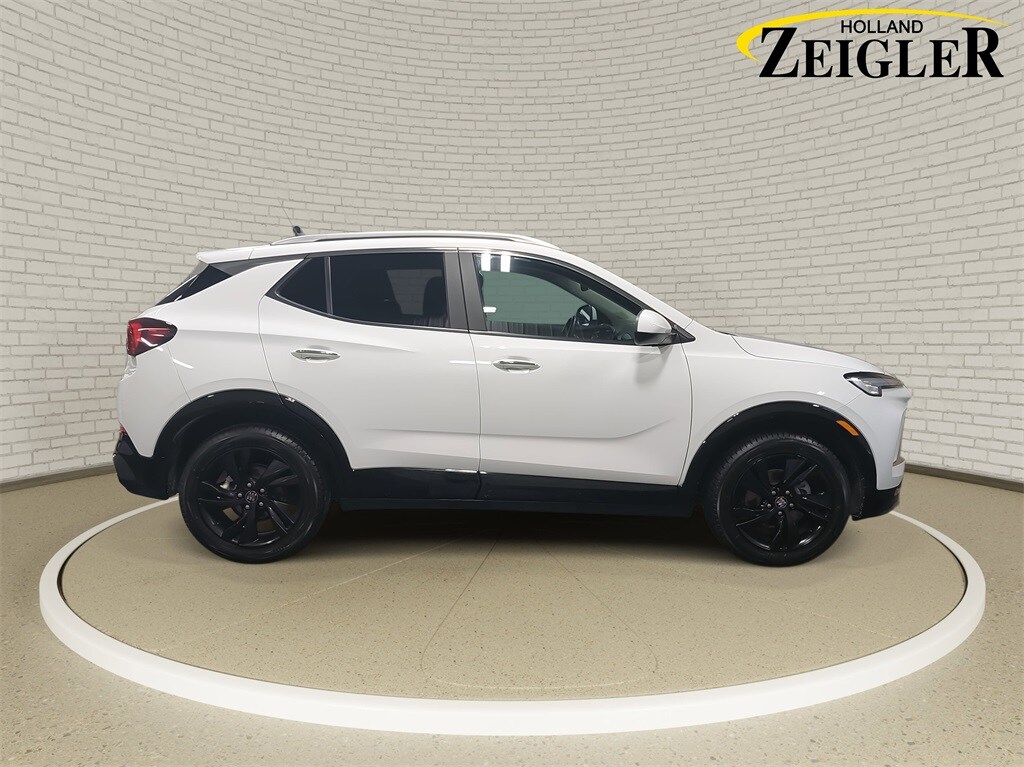2024 Buick Encore GX Sport Touring photo 4