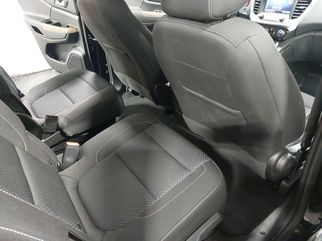 2023 GMC ACADIA - Image 11