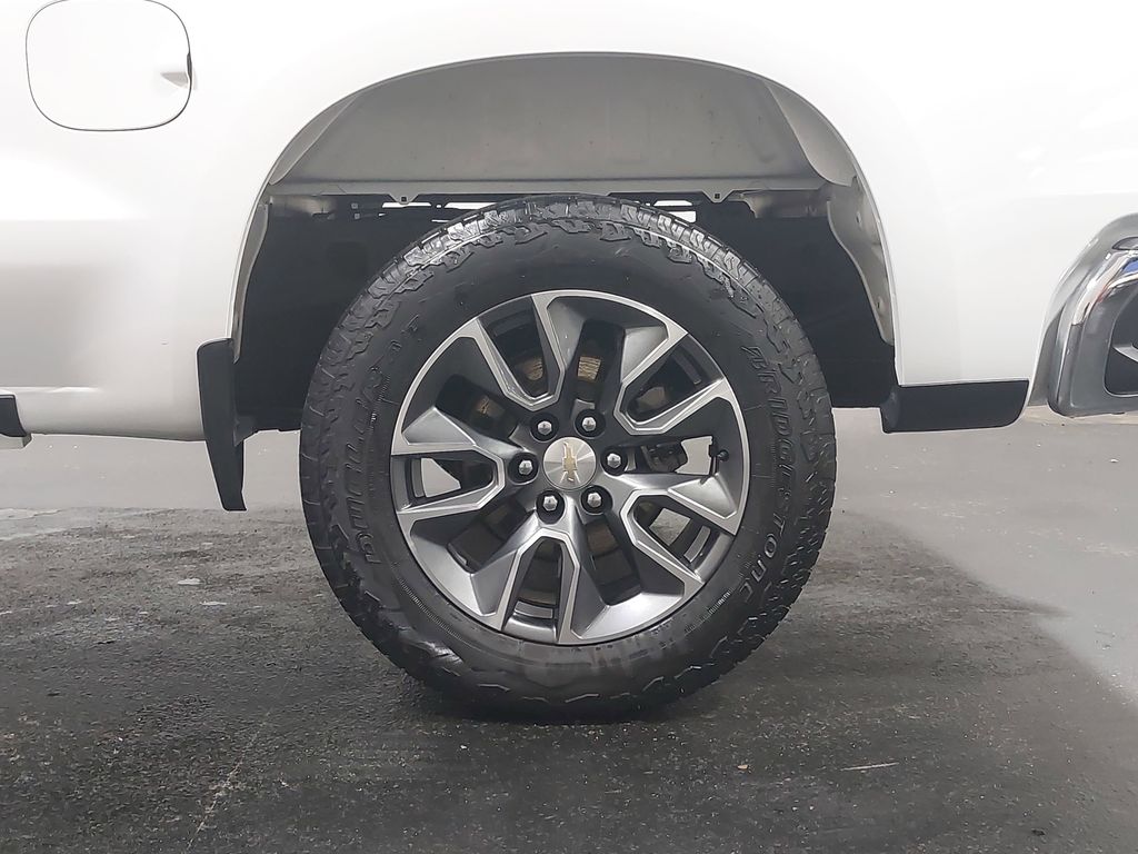 2023 CHEVROLET SILVERADO - Image 32