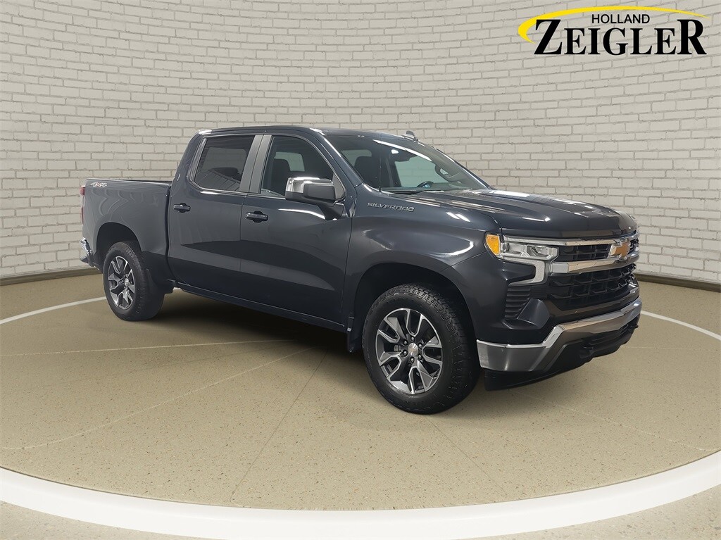 2024 Chevrolet Silverado 1500 LT photo 3