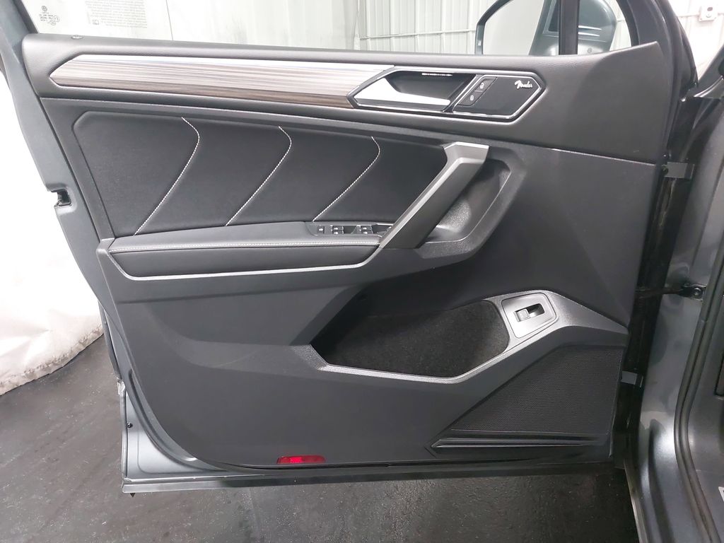 2022 VOLKSWAGEN TIGUAN - Image 28
