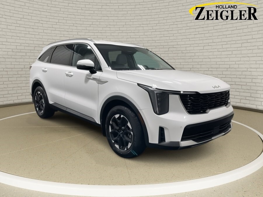 2025 Kia Sorento S photo 3