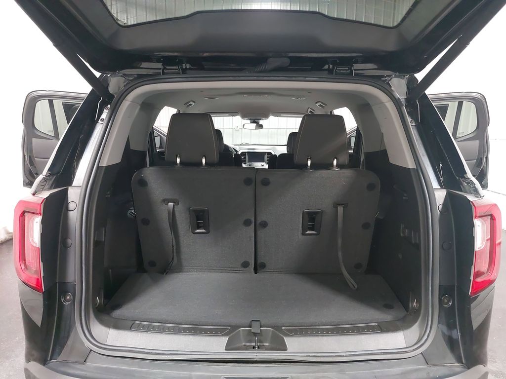 2023 GMC ACADIA - Image 13