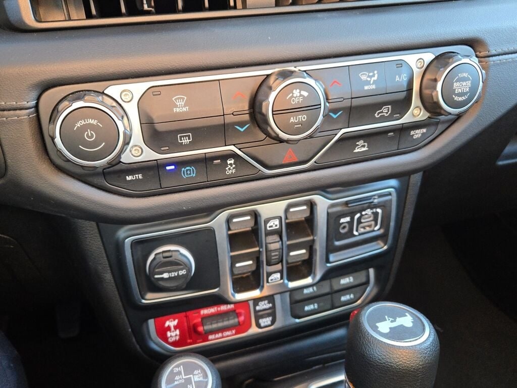 2024 JEEP WRANGLER - Image 27