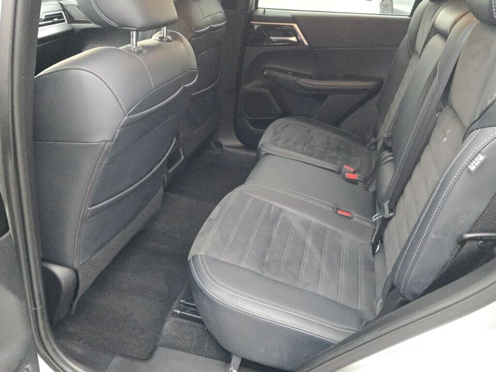 2024 MITSUBISHI OUTLANDER - Image 19