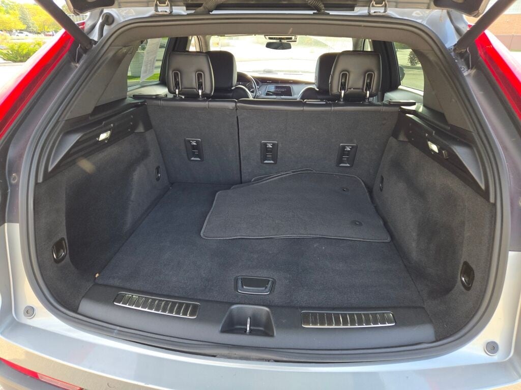 2023 CADILLAC XT4 - Image 18