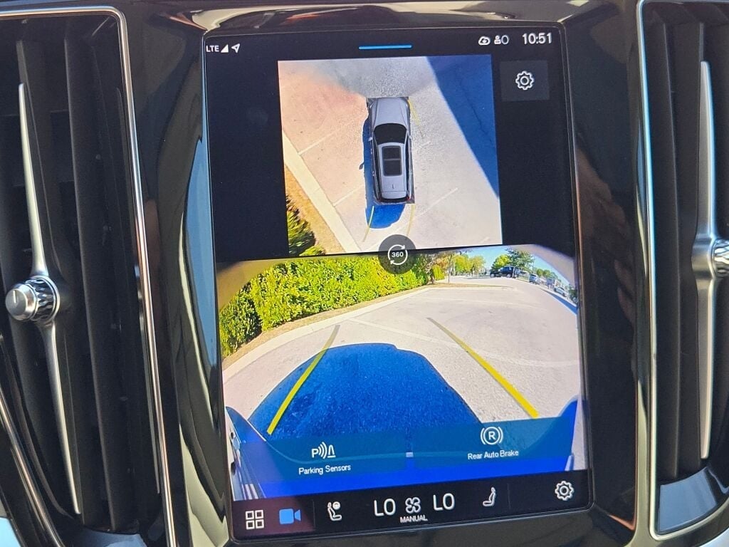 2024 VOLVO V60CC - Image 30