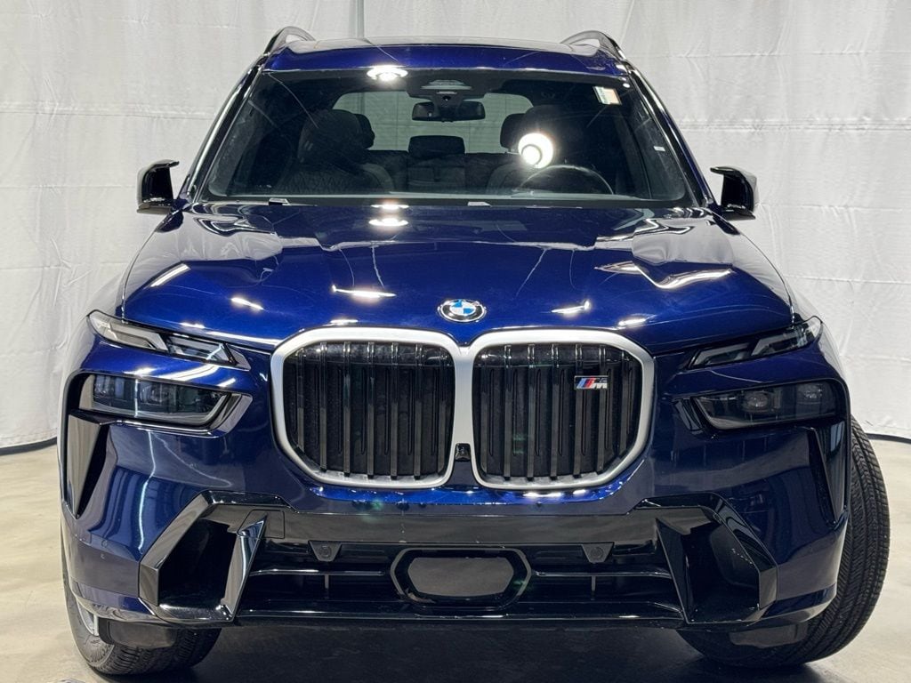 2024 BMW X7 - Image 2