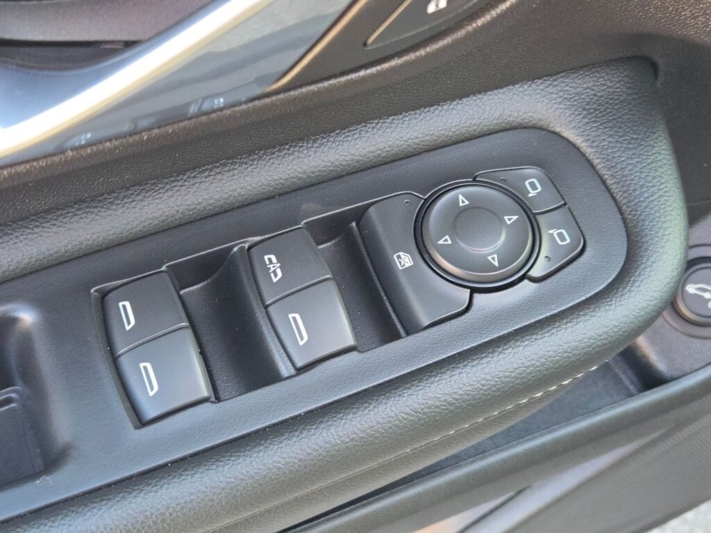 2024 GMC TERRAIN - Image 23