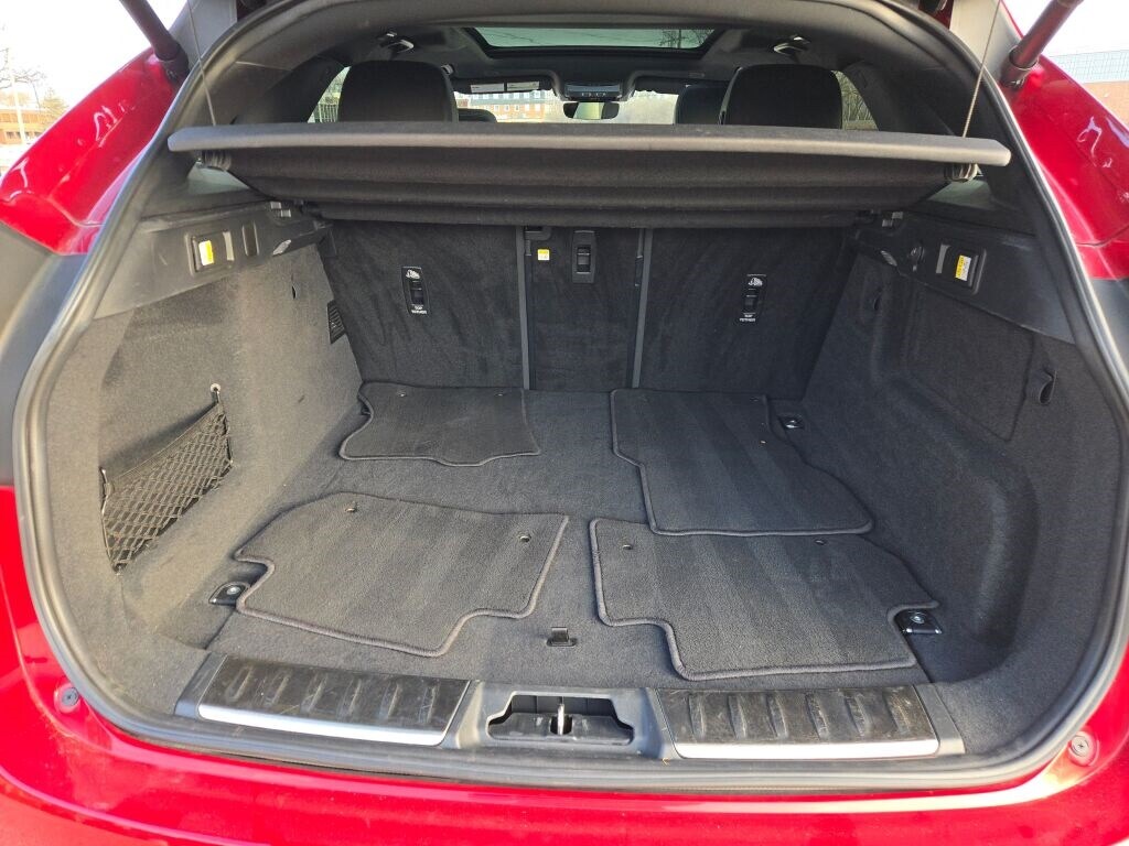 2024 JAGUAR F-PACE - Image 19