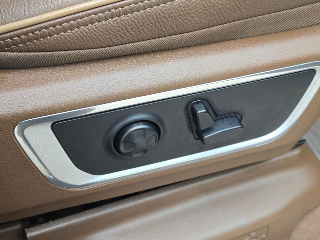 2021 RAM 1500 - Image 9